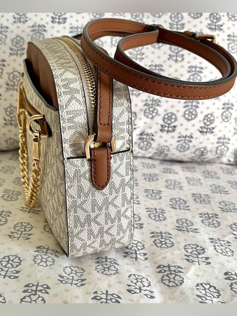 Michael Kors Jet Set Large Logo Crossbody Bag - Picture 8 of 12